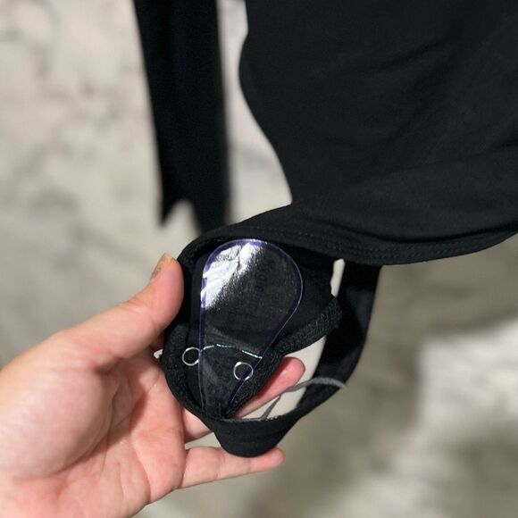 Good American Good Touch Shoulder Lace Bodysuit - Picture 10 of 12